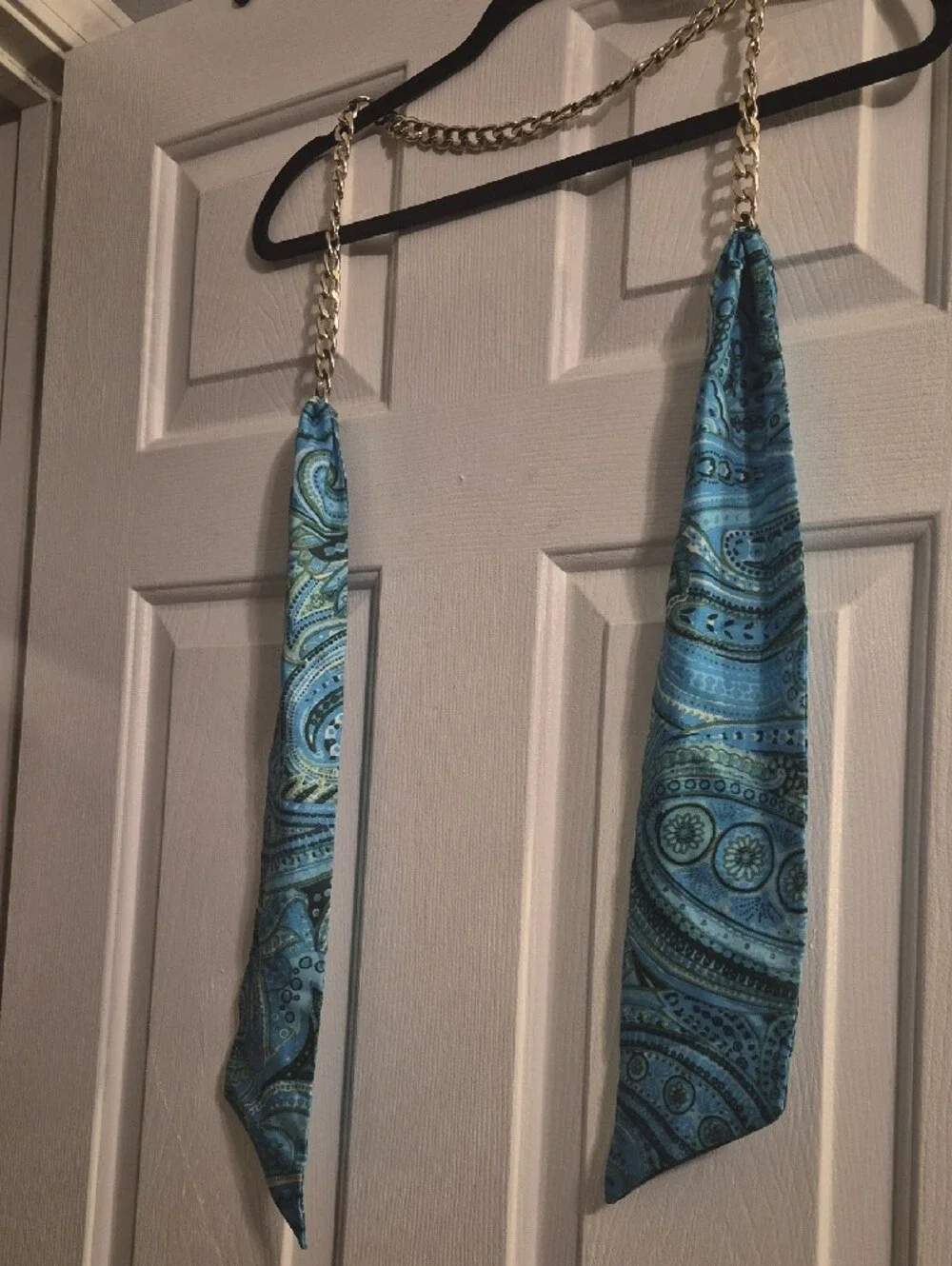 N/A blue paisley